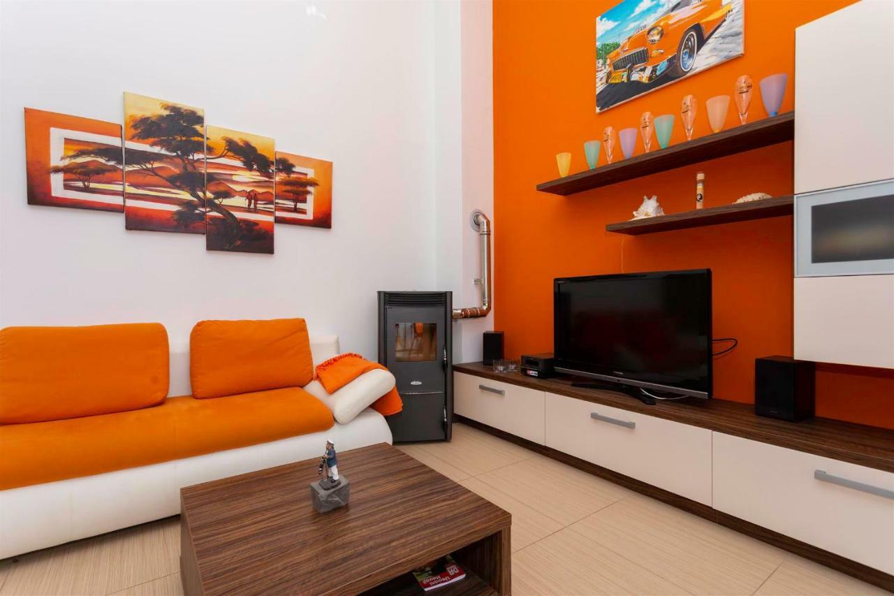 Seafront Apartment Soline With Seaview Εξωτερικό φωτογραφία